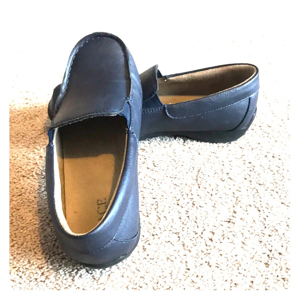 💙PLACE 💙 boys navy loafers